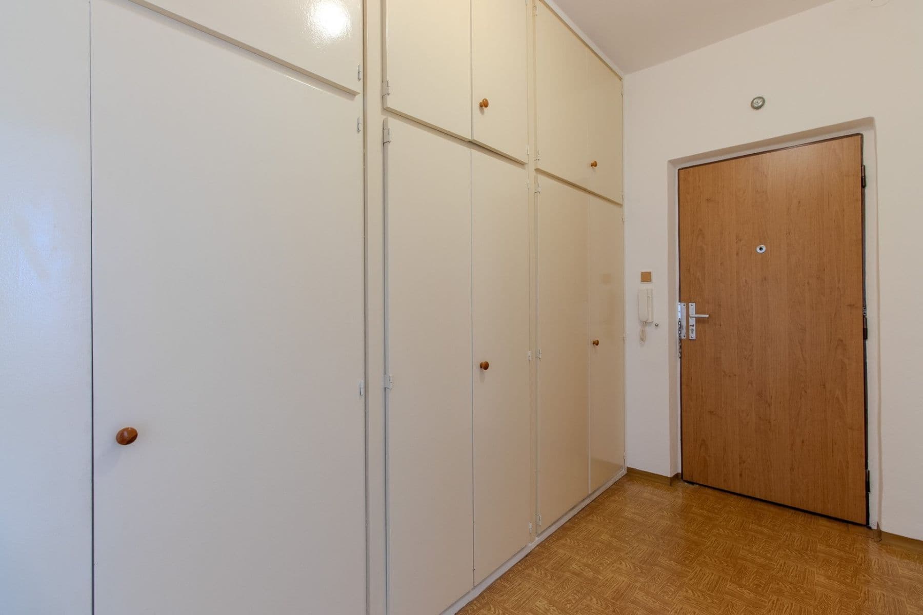 Prenájom bytu 2-izbový 55 m², Arabská, Praha, Praha Prenájom bytu 2-izbový 55 m², Arabská, Praha, Praha