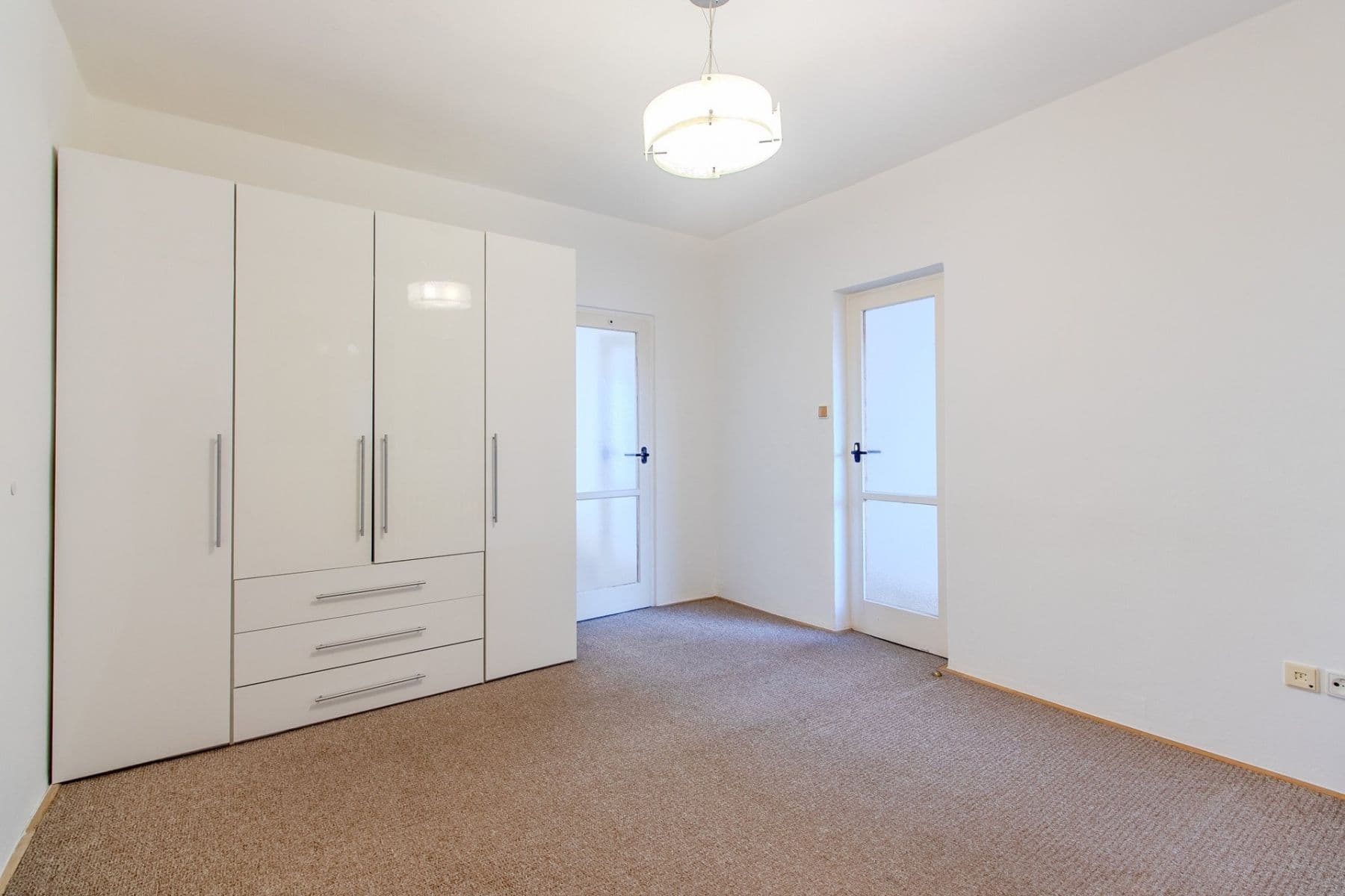 Prenájom bytu 2-izbový 55 m², Arabská, Praha, Praha Prenájom bytu 2-izbový 55 m², Arabská, Praha, Praha
