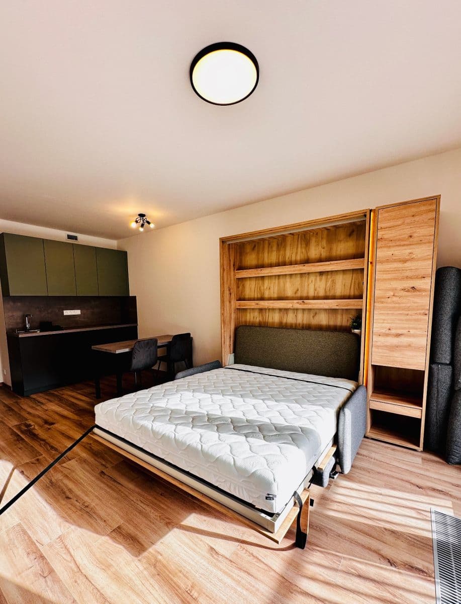 Prenájom bytu 1-izbový 33 m², Poděbradská, Praha, Praha Prenájom bytu 1-izbový 33 m², Poděbradská, Praha, Praha