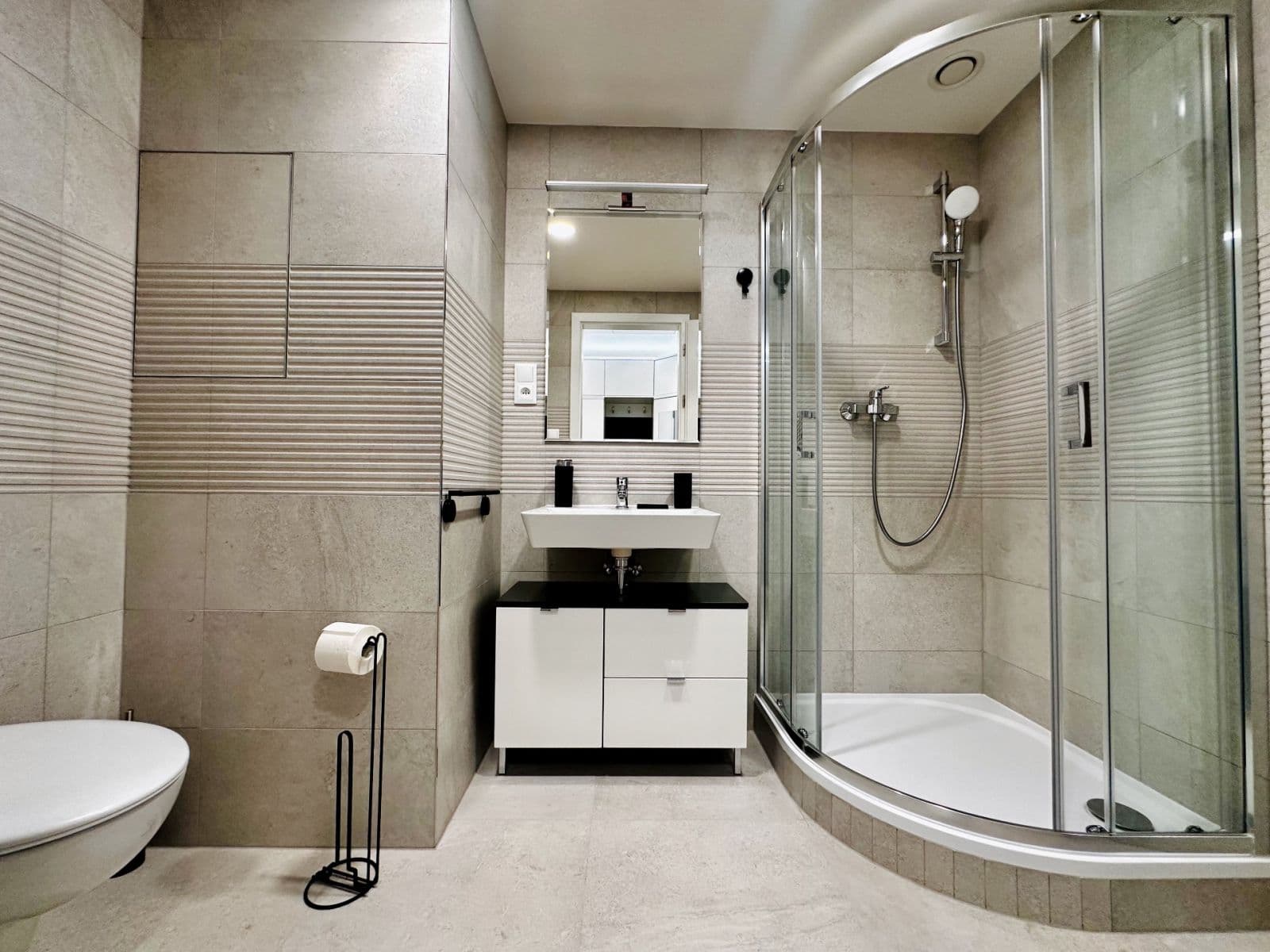 Prenájom bytu 1-izbový 33 m², Poděbradská, Praha, Praha Prenájom bytu 1-izbový 33 m², Poděbradská, Praha, Praha