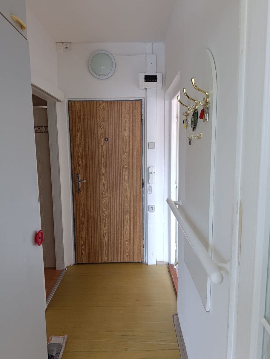 Predaj bytu 1-izbový 36 m², Chomutovská, Kadaň, Ústecký kraj Predaj bytu 1-izbový 36 m², Chomutovská, Kadaň, Ústecký kraj