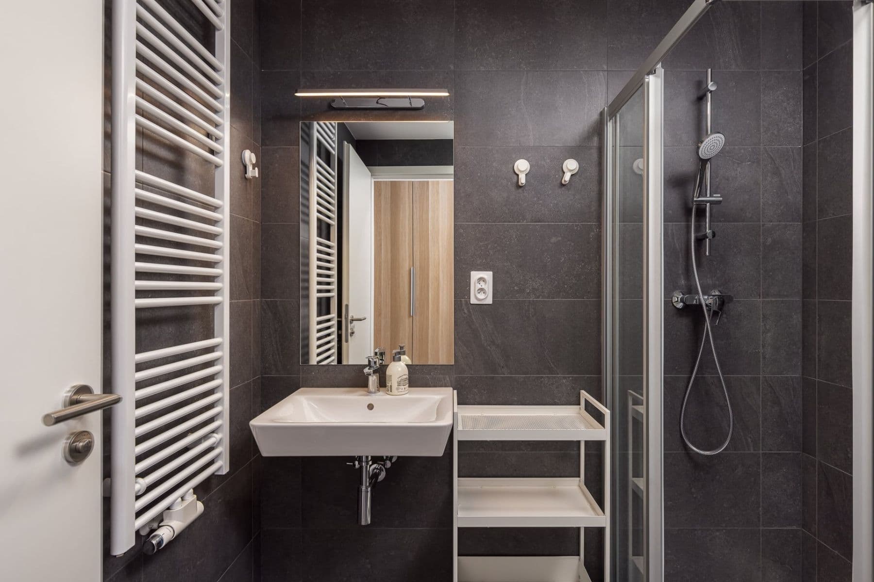 Prenájom bytu 1-izbový 36 m², Českobrodská, Praha, Praha Prenájom bytu 1-izbový 36 m², Českobrodská, Praha, Praha