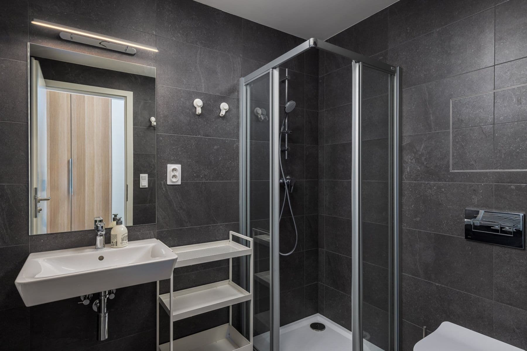 Prenájom bytu 1-izbový 36 m², Českobrodská, Praha, Praha Prenájom bytu 1-izbový 36 m², Českobrodská, Praha, Praha