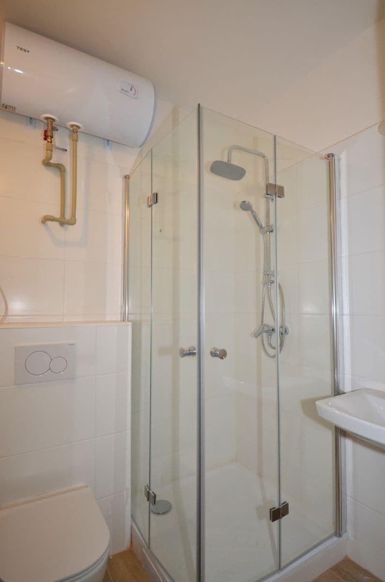 Prenájom bytu 2-izbový 42 m², Jagellonská, Praha, Praha Prenájom bytu 2-izbový 42 m², Jagellonská, Praha, Praha