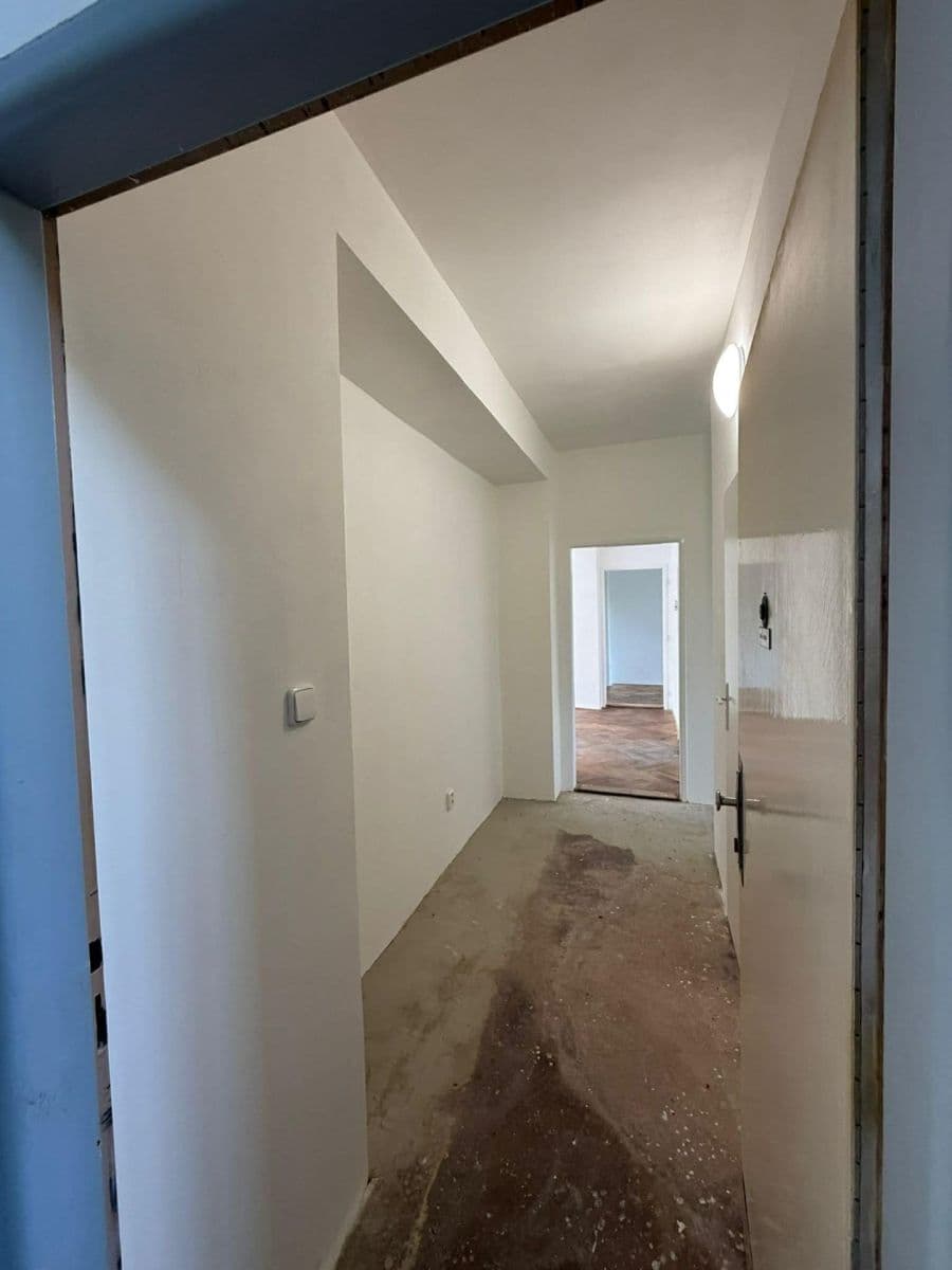 Predaj bytu 4-izbový 81 m², 5. května, Plesná, Karlovarský kraj Predaj bytu 4-izbový 81 m², 5. května, Plesná, Karlovarský kraj