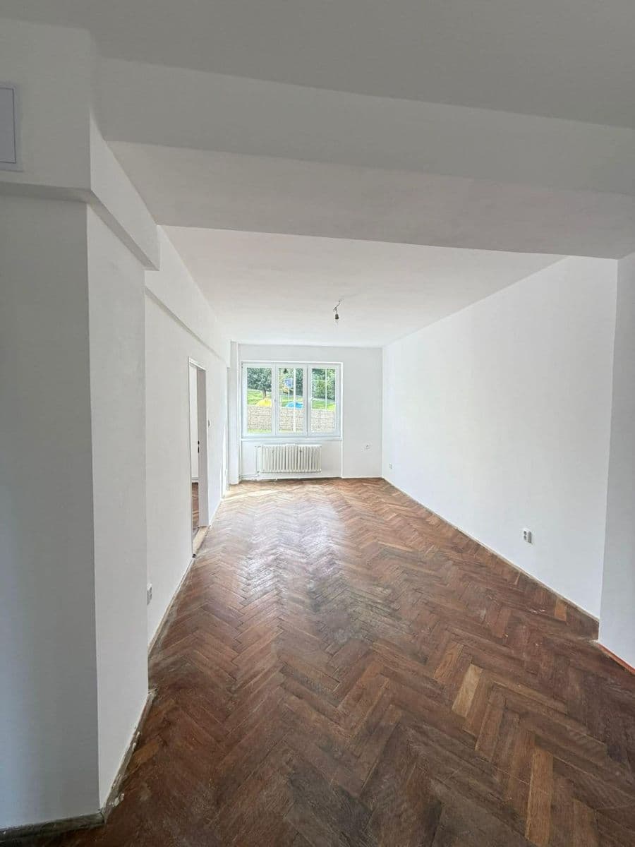 Predaj bytu 4-izbový 81 m², 5. května, Plesná, Karlovarský kraj Predaj bytu 4-izbový 81 m², 5. května, Plesná, Karlovarský kraj