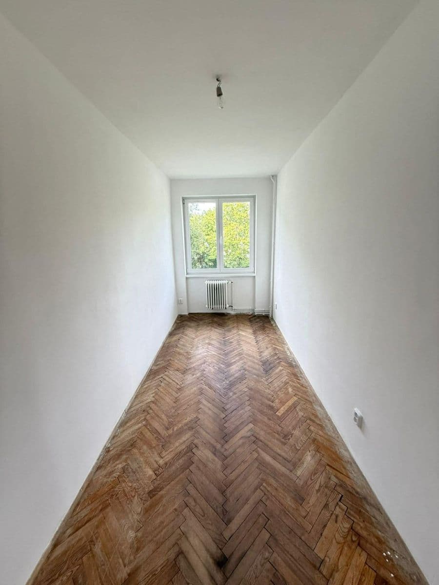 Predaj bytu 4-izbový 81 m², 5. května, Plesná, Karlovarský kraj Predaj bytu 4-izbový 81 m², 5. května, Plesná, Karlovarský kraj