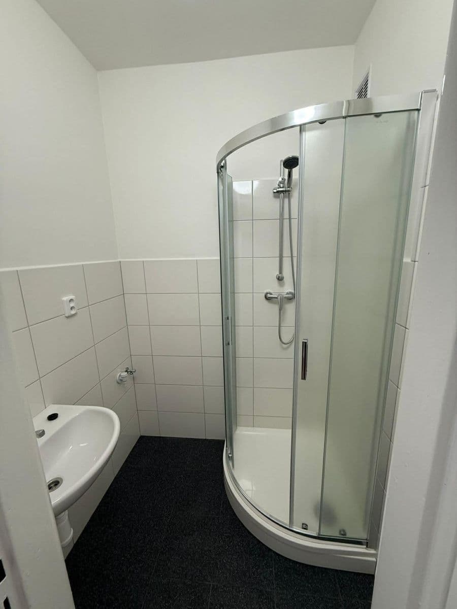 Predaj bytu 4-izbový 81 m², 5. května, Plesná, Karlovarský kraj Predaj bytu 4-izbový 81 m², 5. května, Plesná, Karlovarský kraj