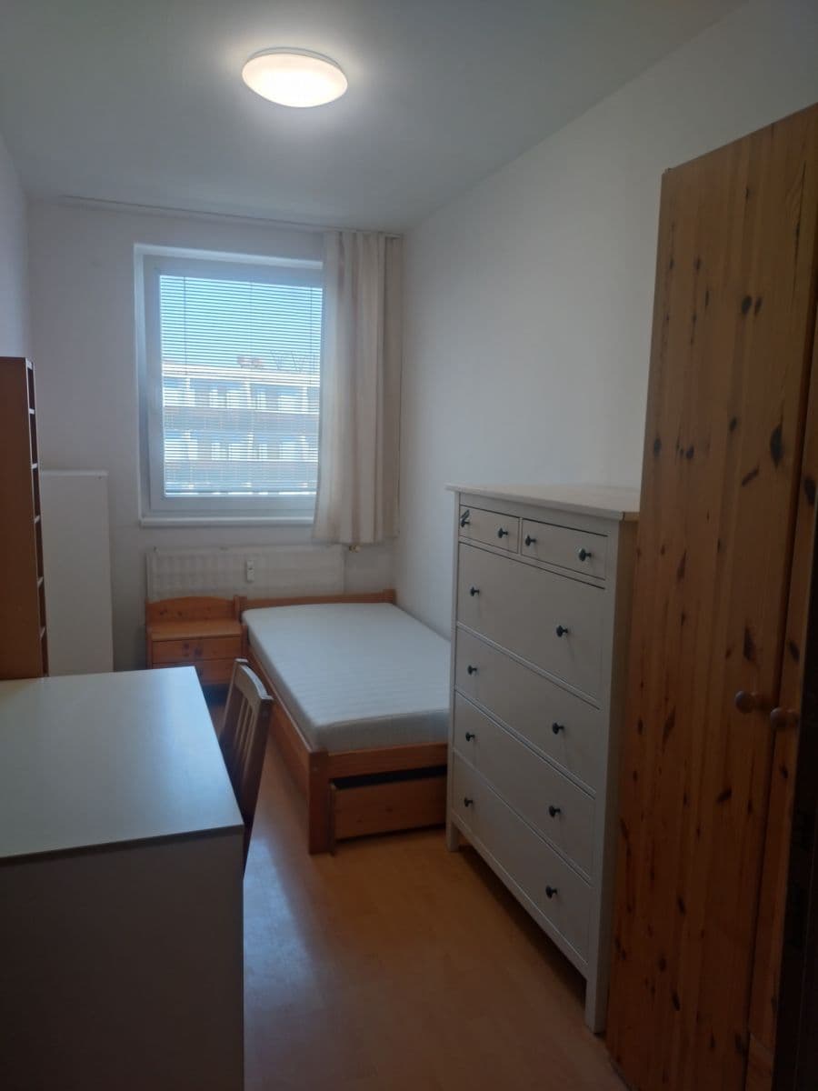 Prenájom bytu 4-izbový 86 m², Líščie nivy, Ružinov, Bratislavský kraj Prenájom bytu 4-izbový 86 m², Líščie nivy, Ružinov, Bratislavský kraj