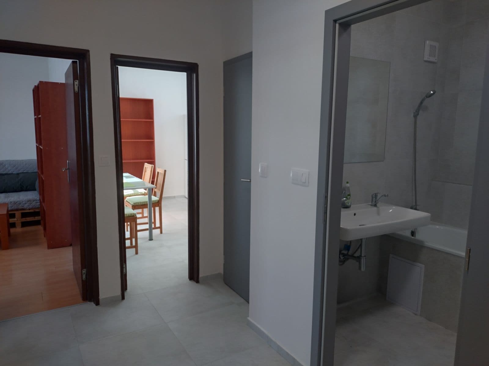 Prenájom bytu 4-izbový 86 m², Líščie nivy, Ružinov, Bratislavský kraj Prenájom bytu 4-izbový 86 m², Líščie nivy, Ružinov, Bratislavský kraj