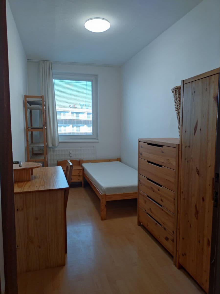 Prenájom bytu 4-izbový 86 m², Líščie nivy, Ružinov, Bratislavský kraj Prenájom bytu 4-izbový 86 m², Líščie nivy, Ružinov, Bratislavský kraj