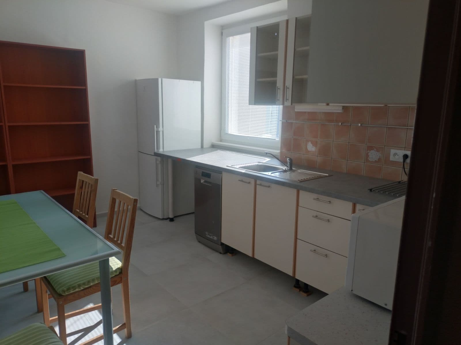 Prenájom bytu 4-izbový 86 m², Líščie nivy, Ružinov, Bratislavský kraj Prenájom bytu 4-izbový 86 m², Líščie nivy, Ružinov, Bratislavský kraj