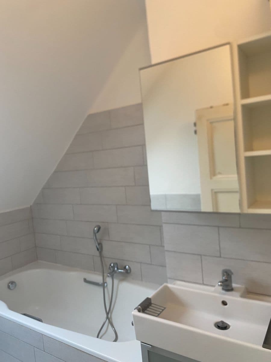 Predaj bytu 1-izbový 32 m², M. J. Lermontova, Praha, Praha Predaj bytu 1-izbový 32 m², M. J. Lermontova, Praha, Praha