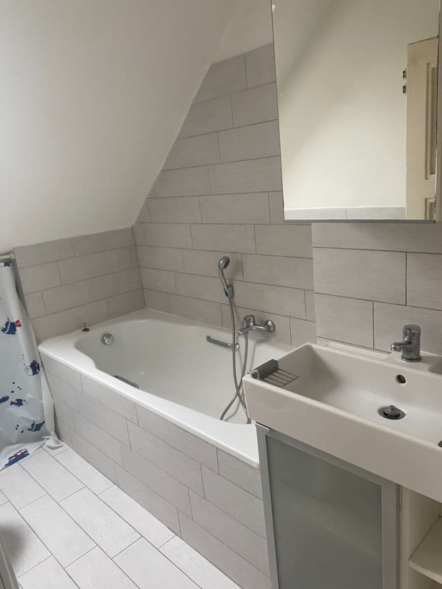 Predaj bytu 1-izbový 32 m², M. J. Lermontova, Praha, Praha Predaj bytu 1-izbový 32 m², M. J. Lermontova, Praha, Praha