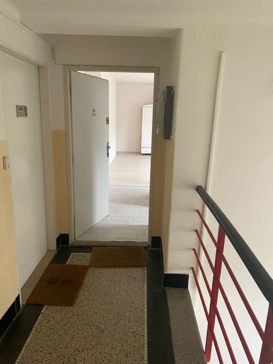 Predaj bytu 1-izbový 32 m², M. J. Lermontova, Praha, Praha Predaj bytu 1-izbový 32 m², M. J. Lermontova, Praha, Praha