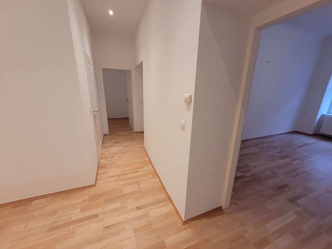 Predaj bytu 3-izbový 75 m², Wien, Viedeň Predaj bytu 3-izbový 75 m², Wien, Viedeň