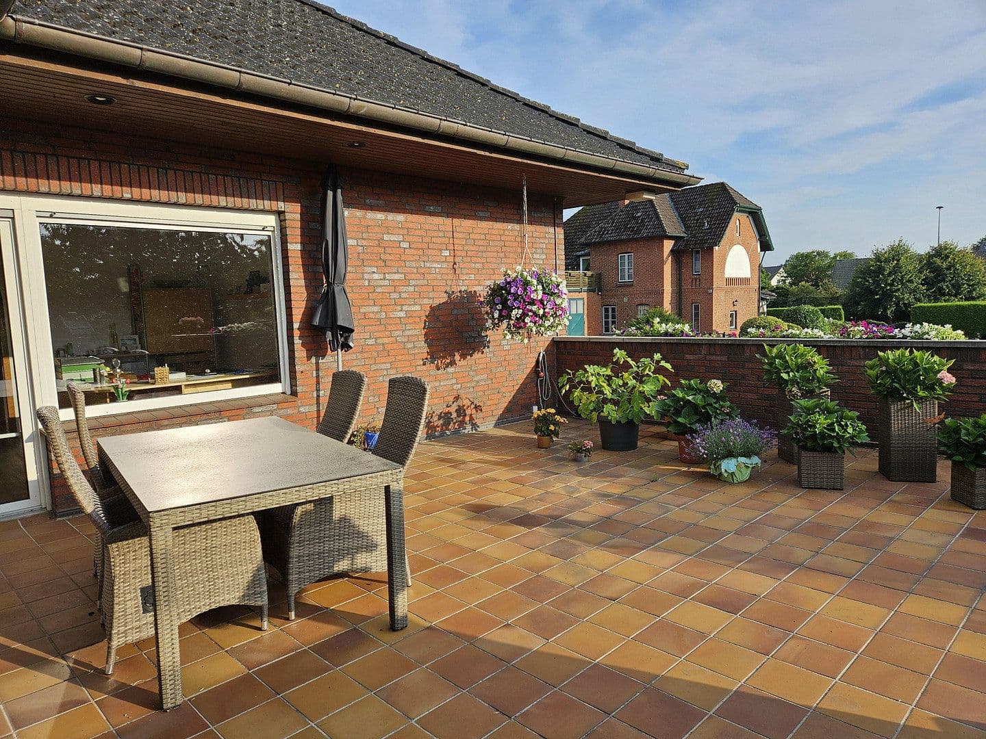 Predaj domu 298 m², pozemek 1.567 m², Sülfeld, Šlezvicko-Holštajnsko Predaj domu 298 m², pozemek 1.567 m², Sülfeld, Šlezvicko-Holštajnsko