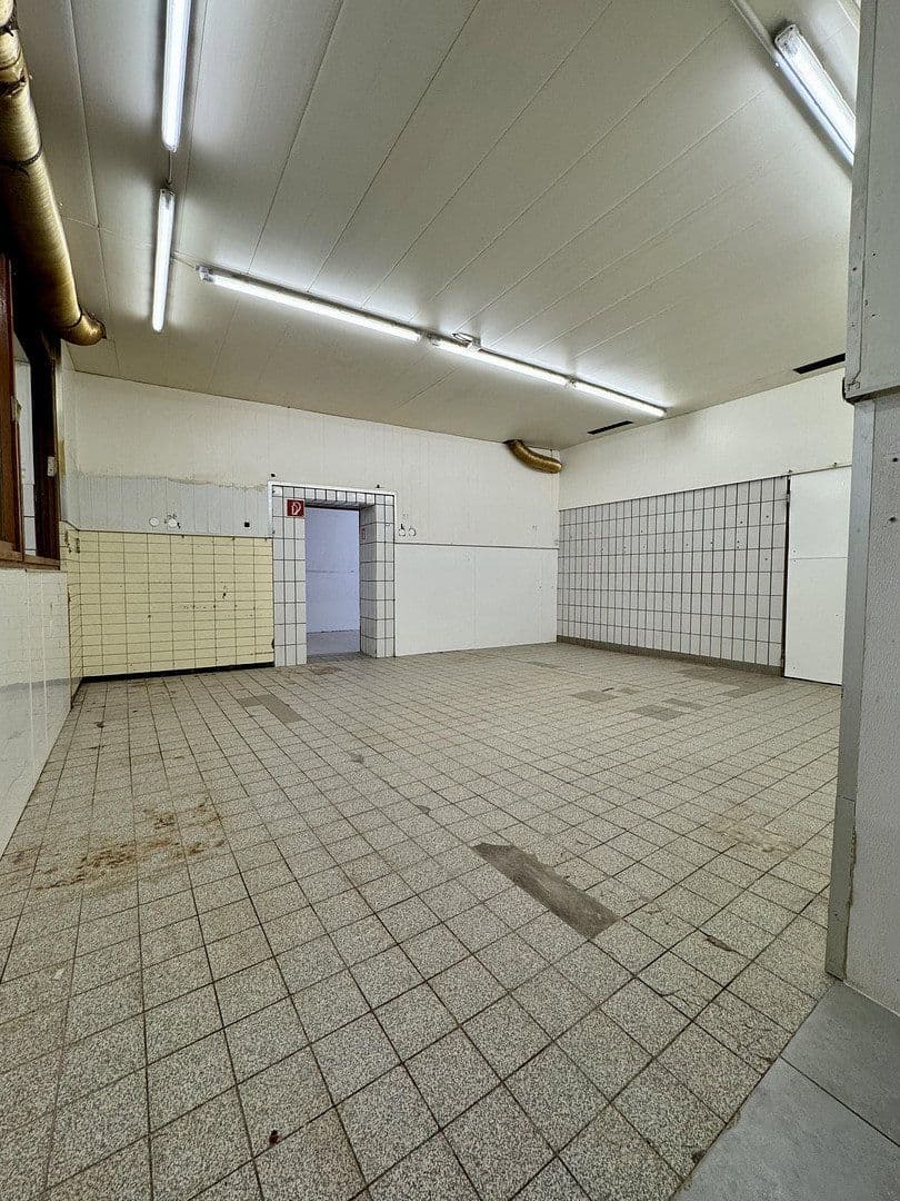 Prenájom nebytového priestoru 260 m², Bochumer Straße 36, Essen, Severné Porýnie - Westfálsko Prenájom nebytového priestoru 260 m², Bochumer Straße 36, Essen, Severné Porýnie - Westfálsko