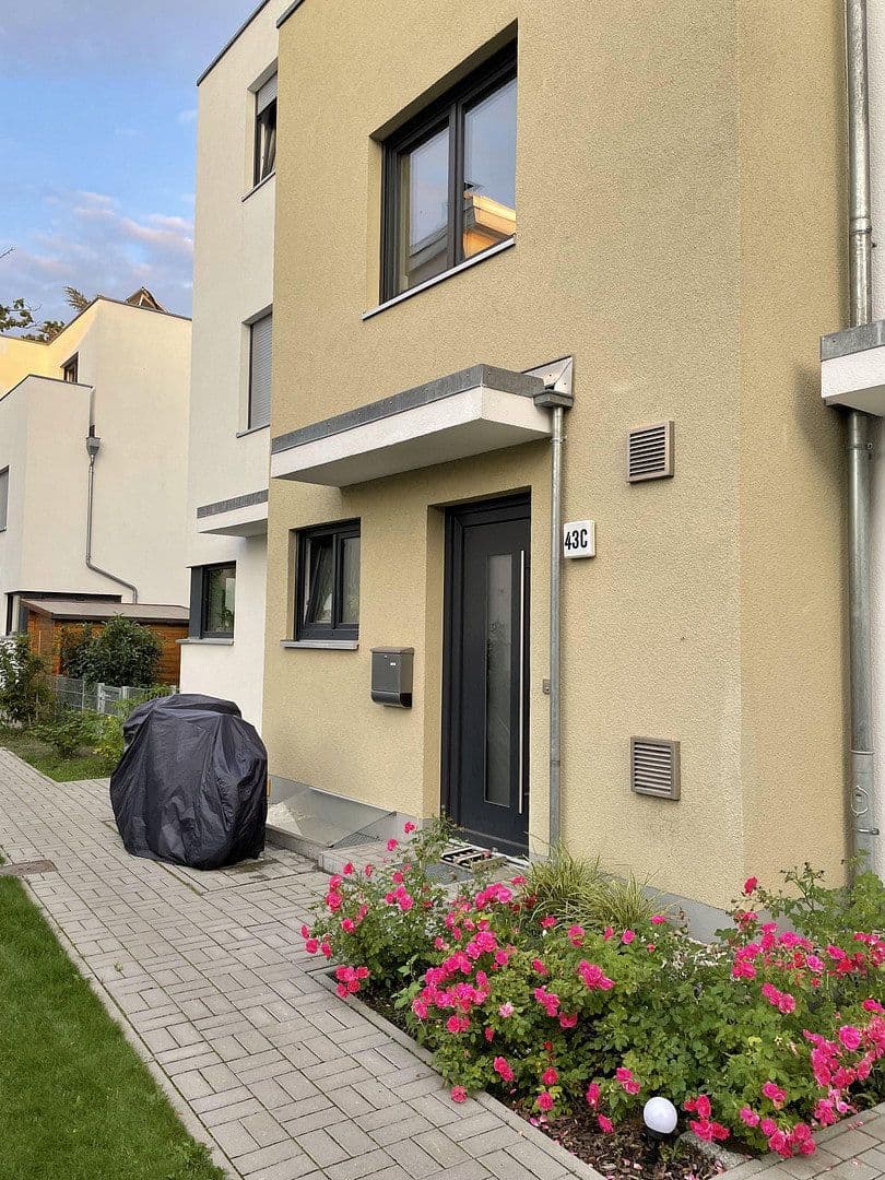 Predaj domu 137 m², pozemek 81 m², Berlin, Berlín Predaj domu 137 m², pozemek 81 m², Berlin, Berlín