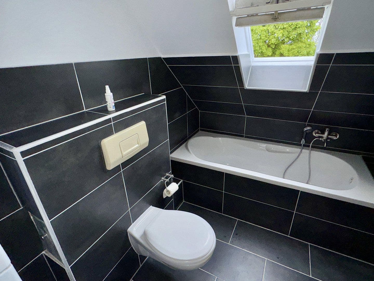 Prenájom bytu 3-izbový 79 m², Wuppertal Cronenberg, Severné Porýnie - Westfálsko Prenájom bytu 3-izbový 79 m², Wuppertal Cronenberg, Severné Porýnie - Westfálsko