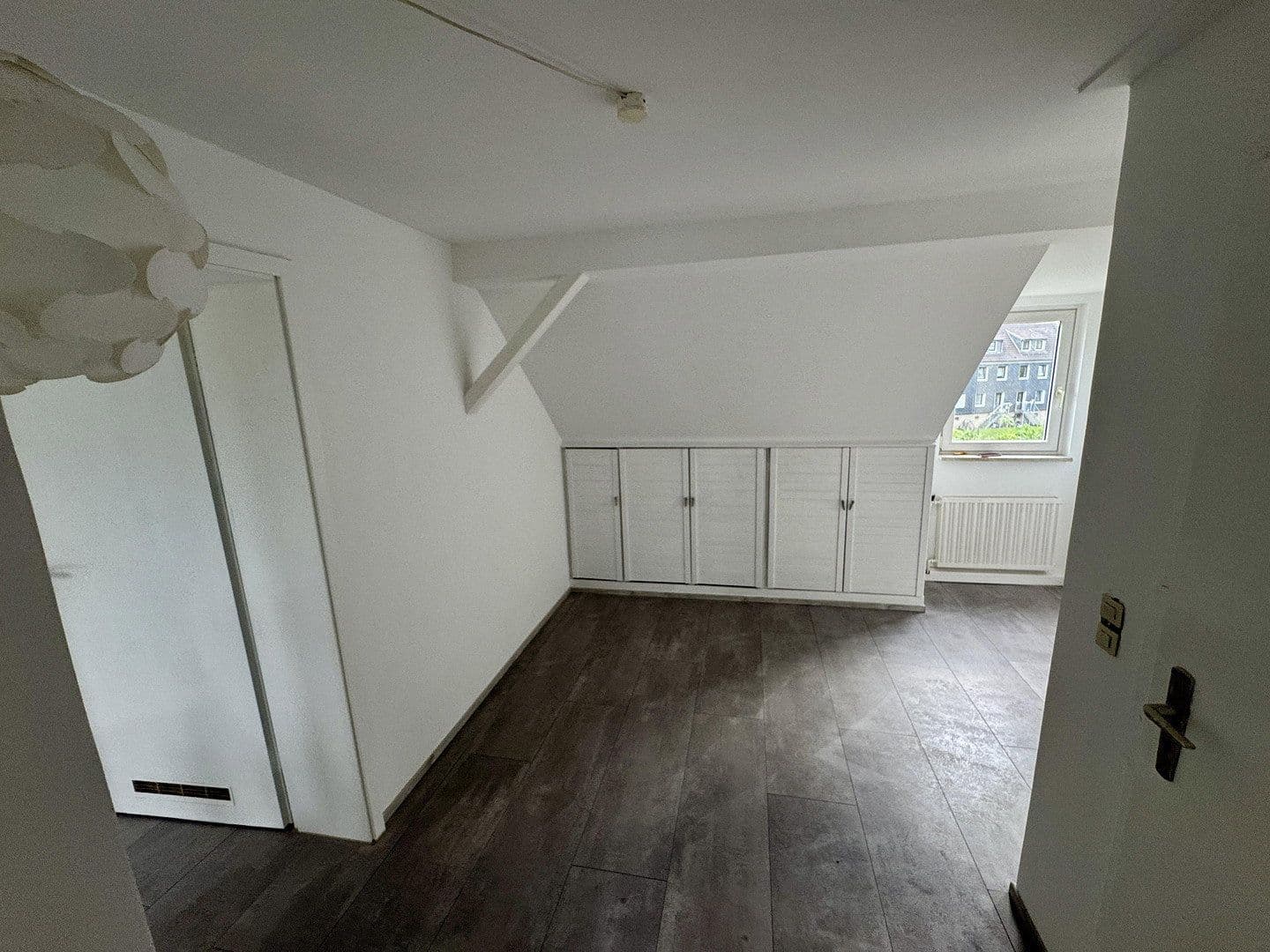 Prenájom bytu 3-izbový 79 m², Wuppertal Cronenberg, Severné Porýnie - Westfálsko Prenájom bytu 3-izbový 79 m², Wuppertal Cronenberg, Severné Porýnie - Westfálsko