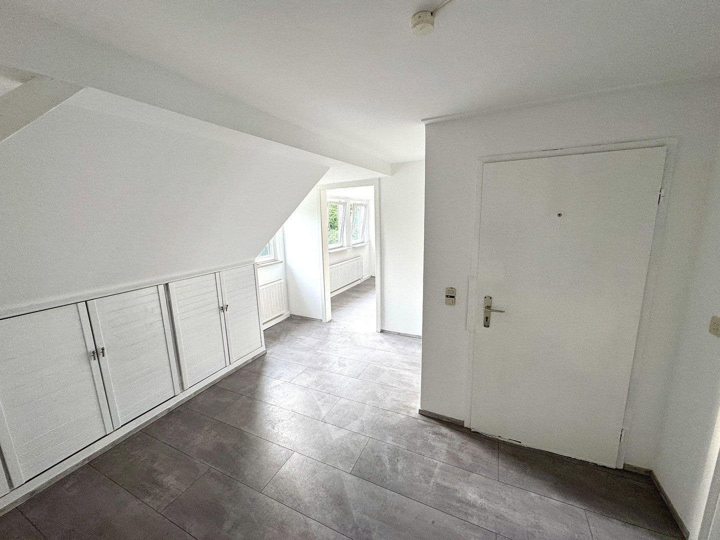 Prenájom bytu 3-izbový 79 m², Wuppertal Cronenberg, Severné Porýnie - Westfálsko Prenájom bytu 3-izbový 79 m², Wuppertal Cronenberg, Severné Porýnie - Westfálsko