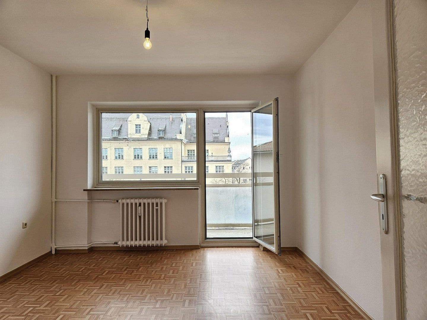 Prenájom bytu 2-izbový 68 m², Agnes-Bernauer-Straße 73, München, Bavorsko Prenájom bytu 2-izbový 68 m², Agnes-Bernauer-Straße 73, München, Bavorsko