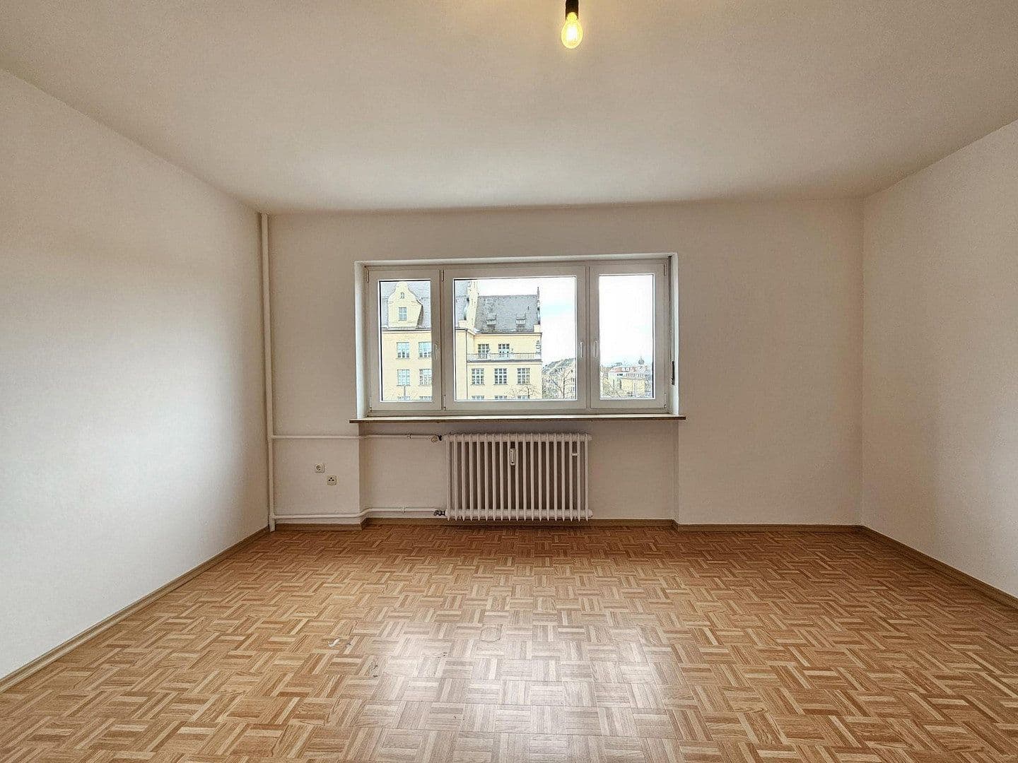 Prenájom bytu 2-izbový 68 m², Agnes-Bernauer-Straße 73, München, Bavorsko Prenájom bytu 2-izbový 68 m², Agnes-Bernauer-Straße 73, München, Bavorsko