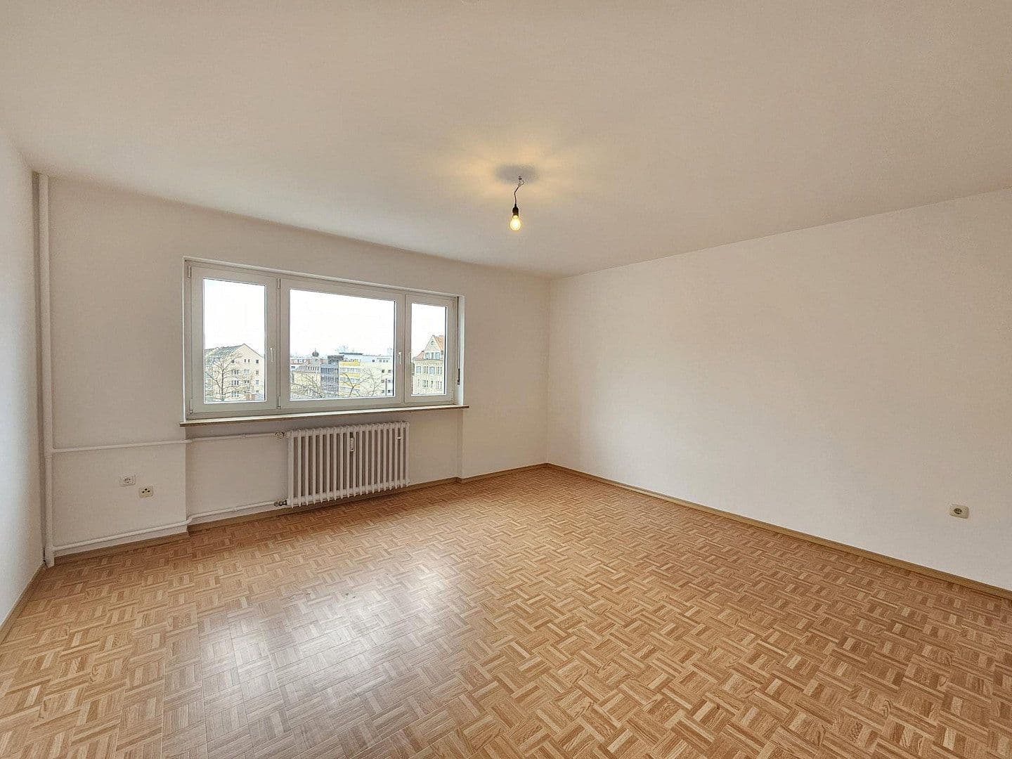 Prenájom bytu 2-izbový 68 m², Agnes-Bernauer-Straße 73, München, Bavorsko Prenájom bytu 2-izbový 68 m², Agnes-Bernauer-Straße 73, München, Bavorsko