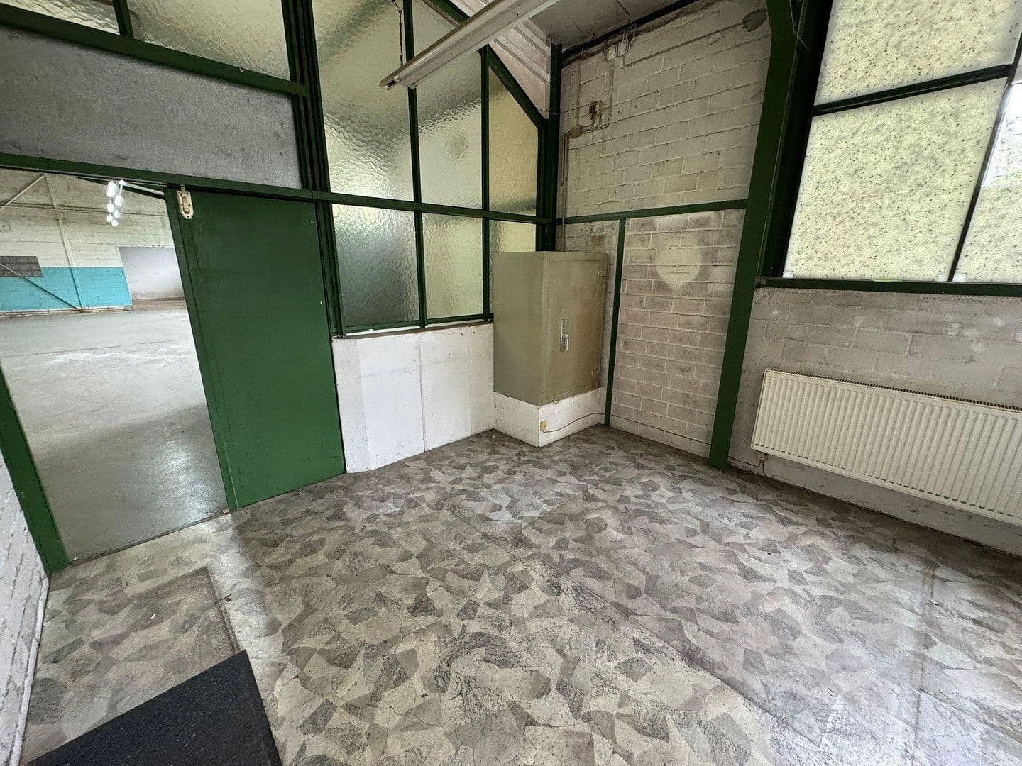 Prenájom nebytového priestoru 750 m², Solingen, Severné Porýnie - Westfálsko Prenájom nebytového priestoru 750 m², Solingen, Severné Porýnie - Westfálsko