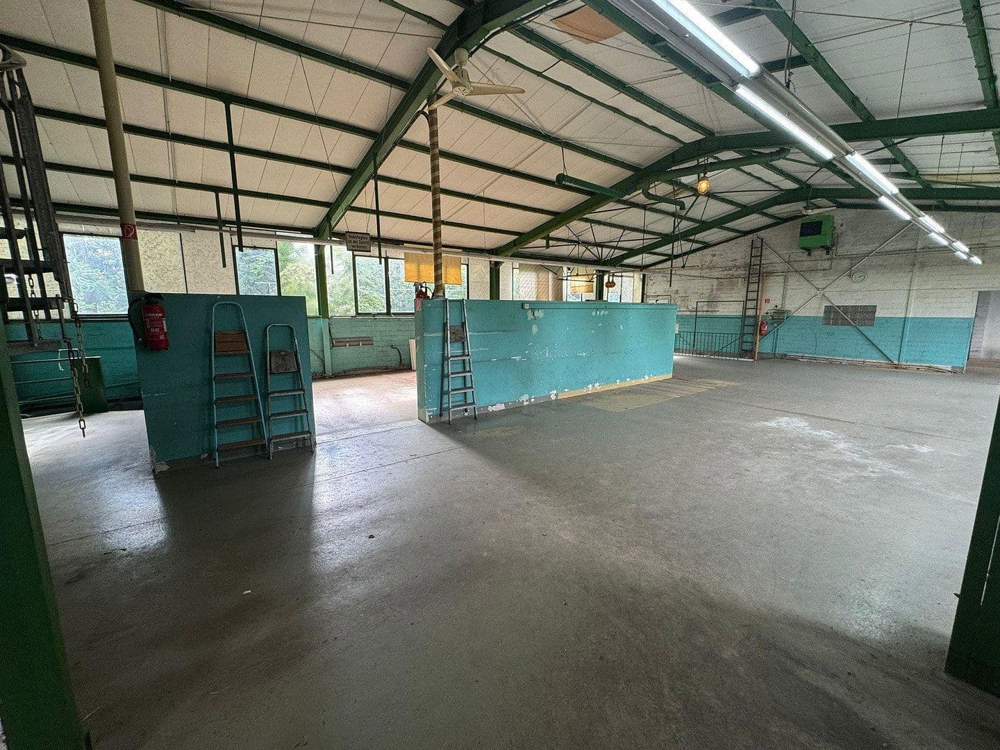 Prenájom nebytového priestoru 750 m², Solingen, Severné Porýnie - Westfálsko Prenájom nebytového priestoru 750 m², Solingen, Severné Porýnie - Westfálsko