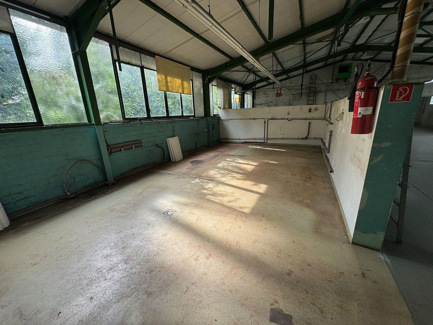 Prenájom nebytového priestoru 750 m², Solingen, Severné Porýnie - Westfálsko Prenájom nebytového priestoru 750 m², Solingen, Severné Porýnie - Westfálsko