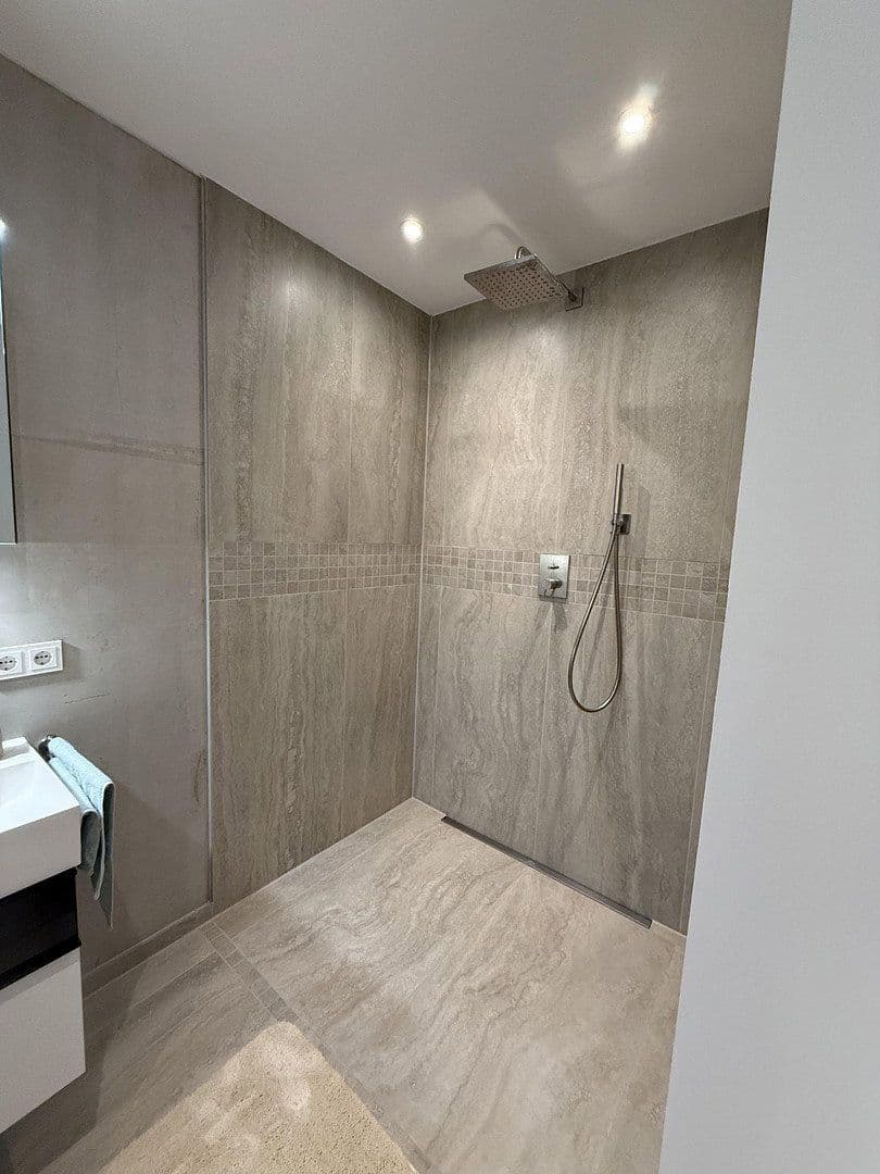 Prenájom bytu 2-izbový 62 m², Lerchenfeldstraße 28, München, Bavorsko Prenájom bytu 2-izbový 62 m², Lerchenfeldstraße 28, München, Bavorsko