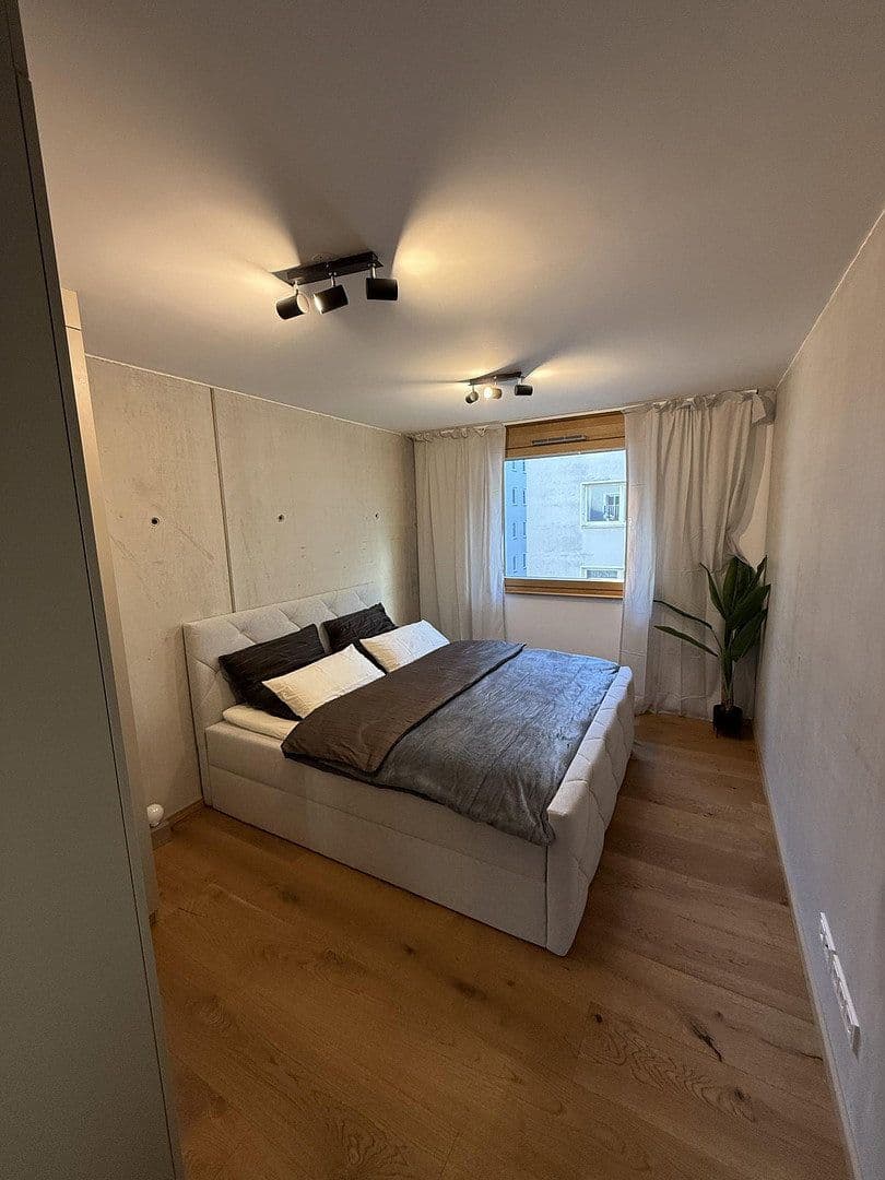 Prenájom bytu 2-izbový 62 m², Lerchenfeldstraße 28, München, Bavorsko Prenájom bytu 2-izbový 62 m², Lerchenfeldstraße 28, München, Bavorsko