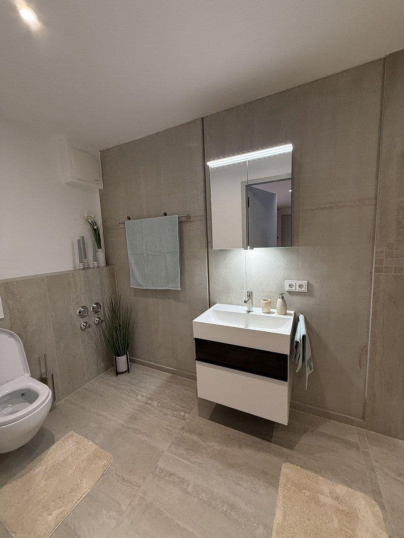 Prenájom bytu 2-izbový 62 m², Lerchenfeldstraße 28, München, Bavorsko Prenájom bytu 2-izbový 62 m², Lerchenfeldstraße 28, München, Bavorsko