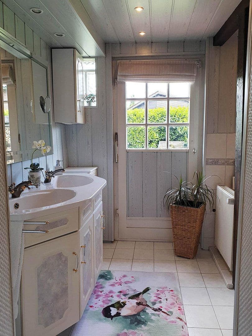 Predaj domu 240 m², pozemek 1.955 m², Grafelderstr. 1, Herzlake, Dolné Sasko Predaj domu 240 m², pozemek 1.955 m², Grafelderstr. 1, Herzlake, Dolné Sasko