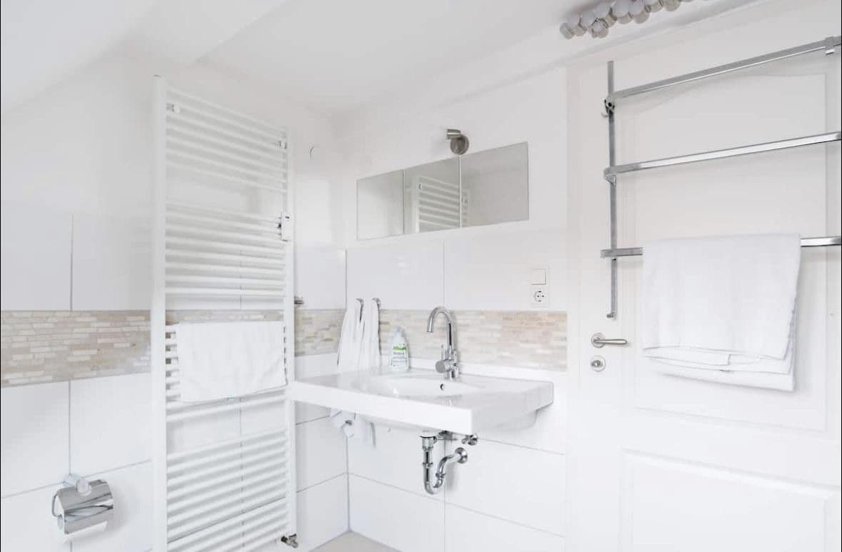 Prenájom bytu 3-izbový 70 m², Burgsteige 4, Tübingen, Bádensko-Wurttembersko Prenájom bytu 3-izbový 70 m², Burgsteige 4, Tübingen, Bádensko-Wurttembersko