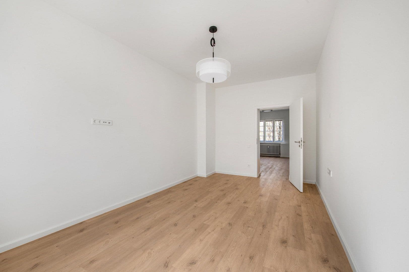 Predaj bytu 2-izbový 57 m², Berlin, Berlín Predaj bytu 2-izbový 57 m², Berlin, Berlín