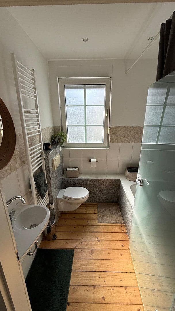 Prenájom bytu 4-izbový 114 m², Untere Strasse 18, Wipperfürth, Severné Porýnie - Westfálsko Prenájom bytu 4-izbový 114 m², Untere Strasse 18, Wipperfürth, Severné Porýnie - Westfálsko