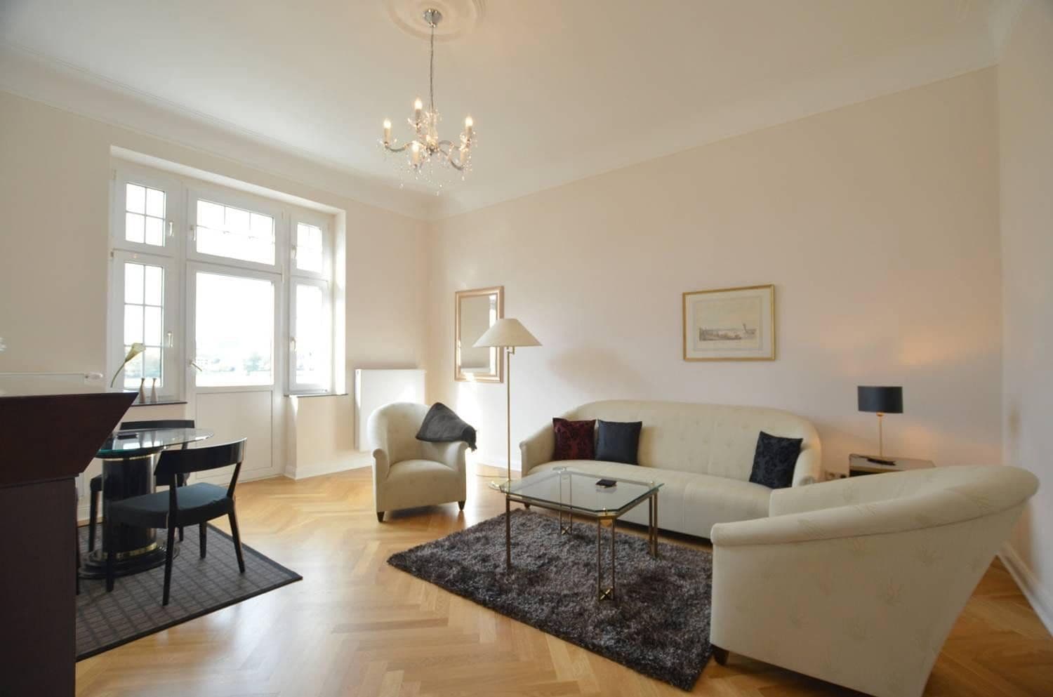 Prenájom bytu 3-izbový 85 m², Hauptstr. 561, Königswinter, Severné Porýnie - Westfálsko Prenájom bytu 3-izbový 85 m², Hauptstr. 561, Königswinter, Severné Porýnie - Westfálsko