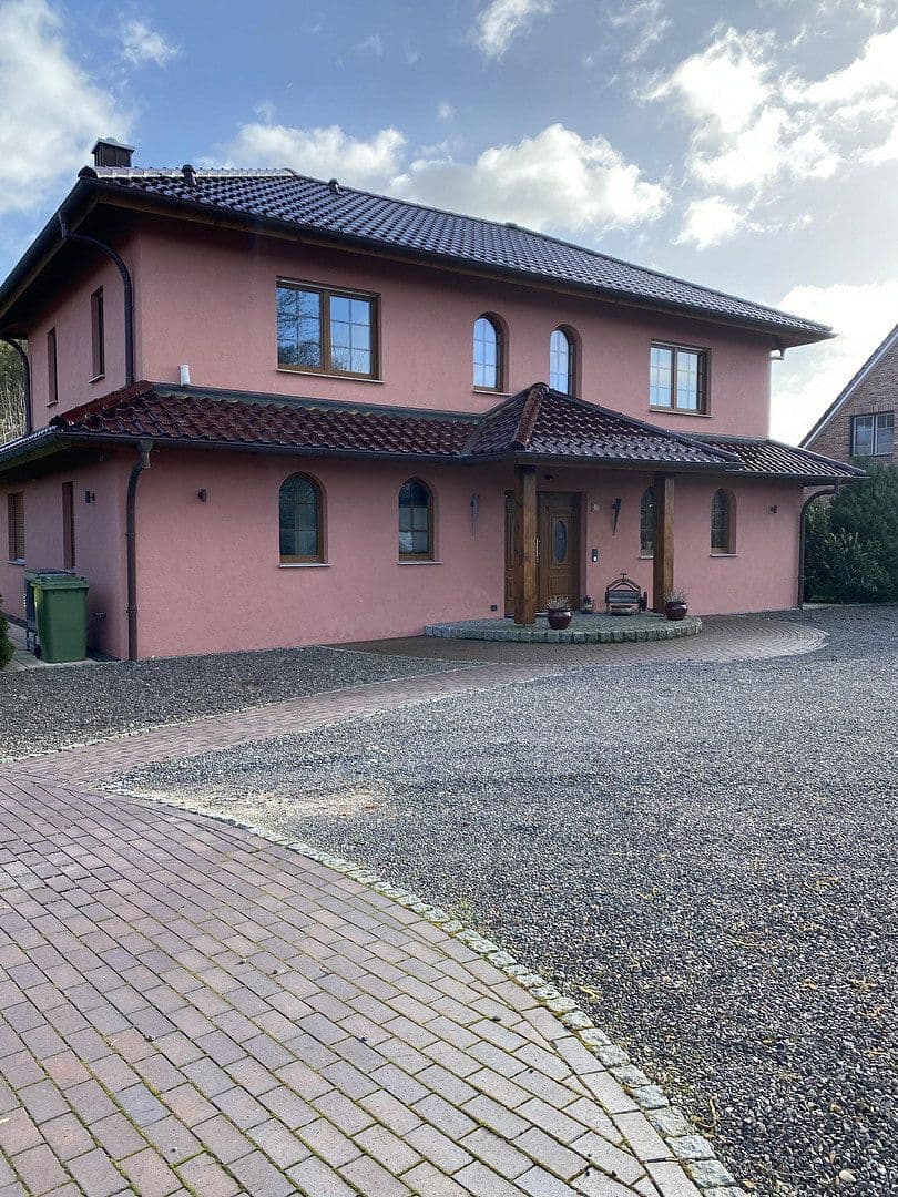 Predaj domu 224 m², pozemek 1.241 m², Tasdorf, Šlezvicko-Holštajnsko Predaj domu 224 m², pozemek 1.241 m², Tasdorf, Šlezvicko-Holštajnsko