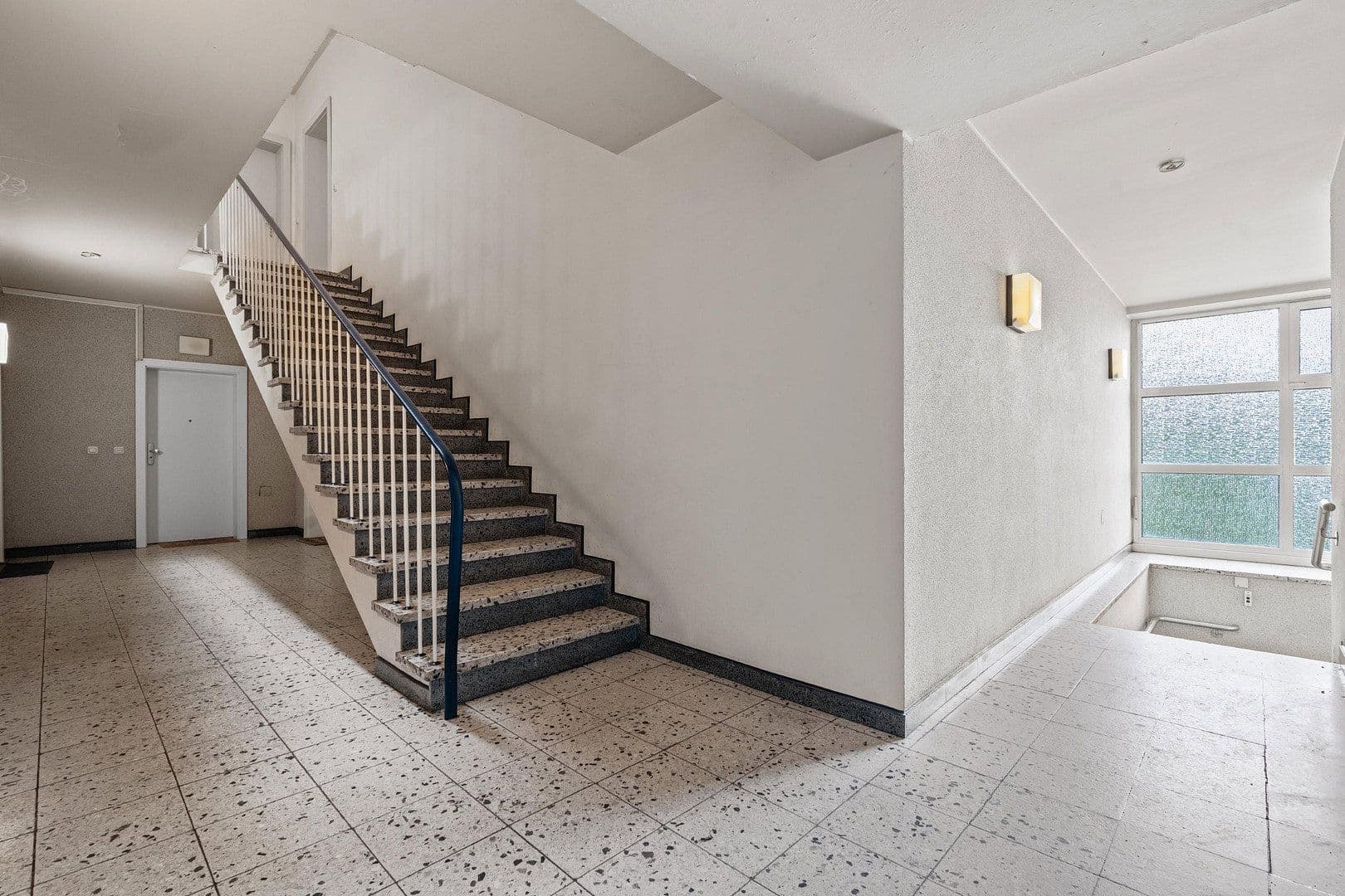 Prenájom bytu 4-izbový 94 m², Elbinger Straße 3, Duisburg, Severné Porýnie - Westfálsko Prenájom bytu 4-izbový 94 m², Elbinger Straße 3, Duisburg, Severné Porýnie - Westfálsko