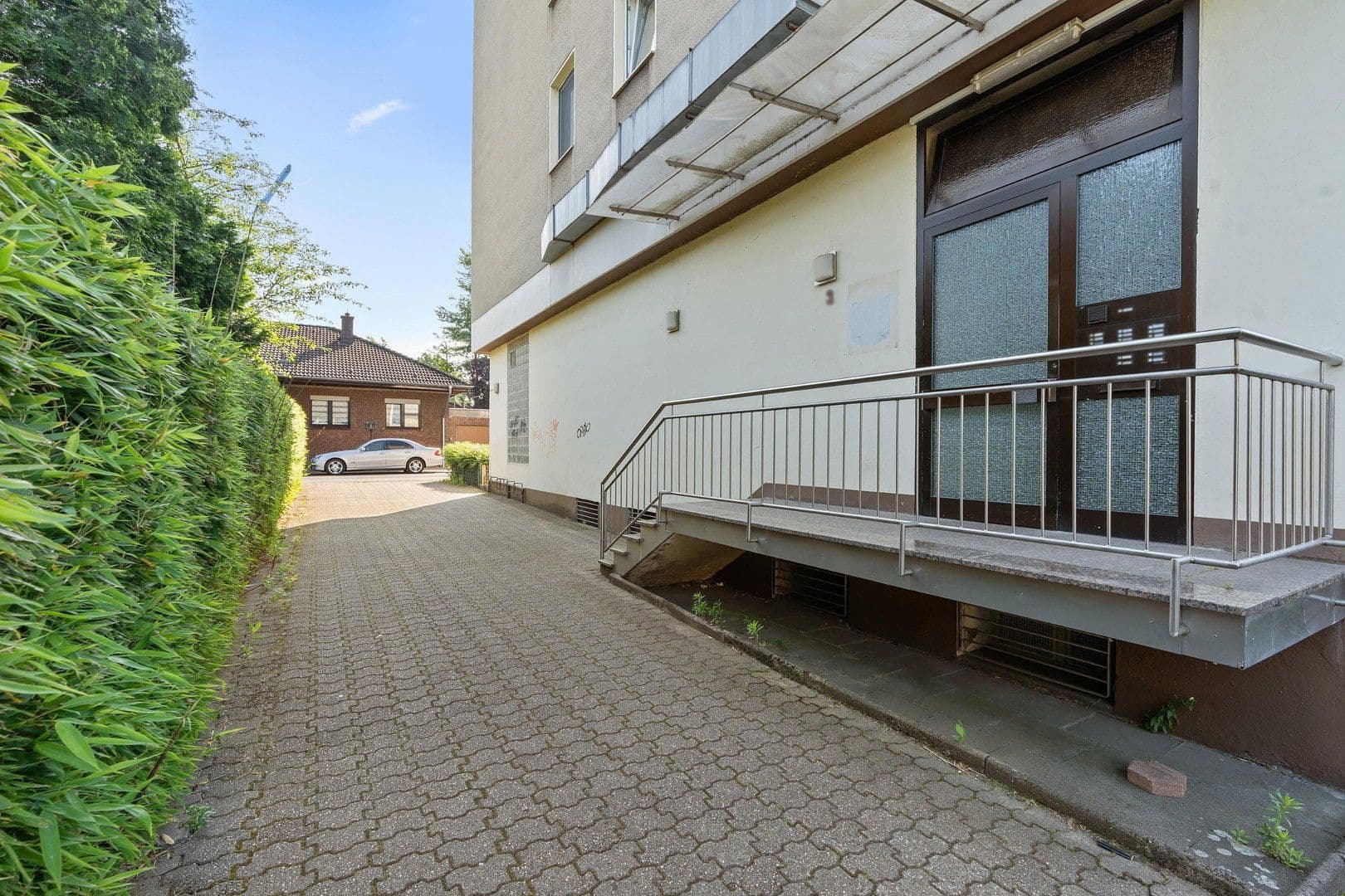 Prenájom bytu 4-izbový 94 m², Elbinger Straße 3, Duisburg, Severné Porýnie - Westfálsko Prenájom bytu 4-izbový 94 m², Elbinger Straße 3, Duisburg, Severné Porýnie - Westfálsko