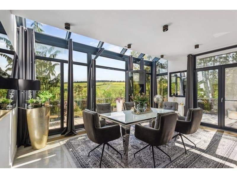 Predaj domu 447 m², pozemek 1.111 m², Siegfriedstraße 10, Taunusstein, Hesensko Predaj domu 447 m², pozemek 1.111 m², Siegfriedstraße 10, Taunusstein, Hesensko