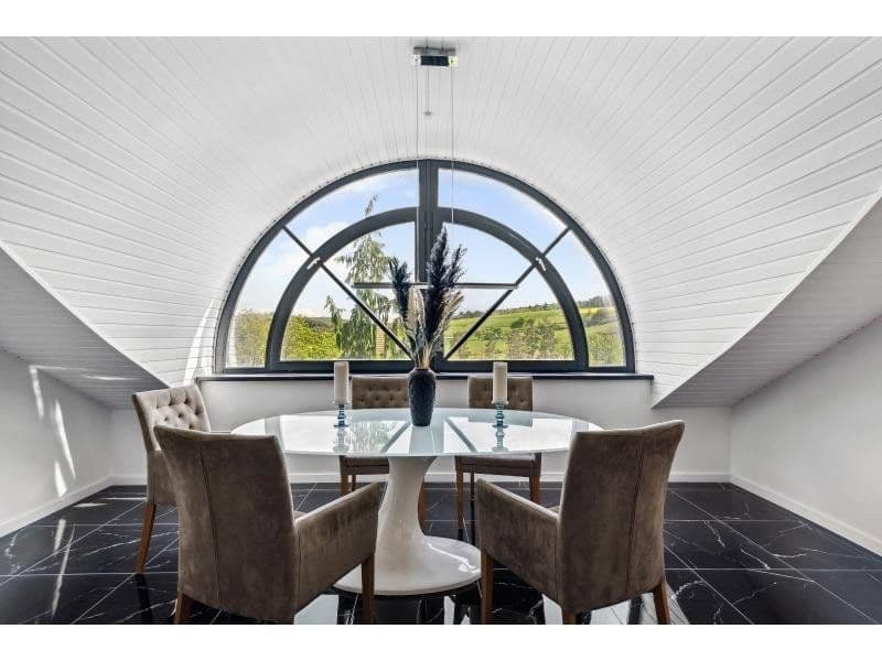 Predaj domu 447 m², pozemek 1.111 m², Siegfriedstraße 10, Taunusstein, Hesensko Predaj domu 447 m², pozemek 1.111 m², Siegfriedstraße 10, Taunusstein, Hesensko