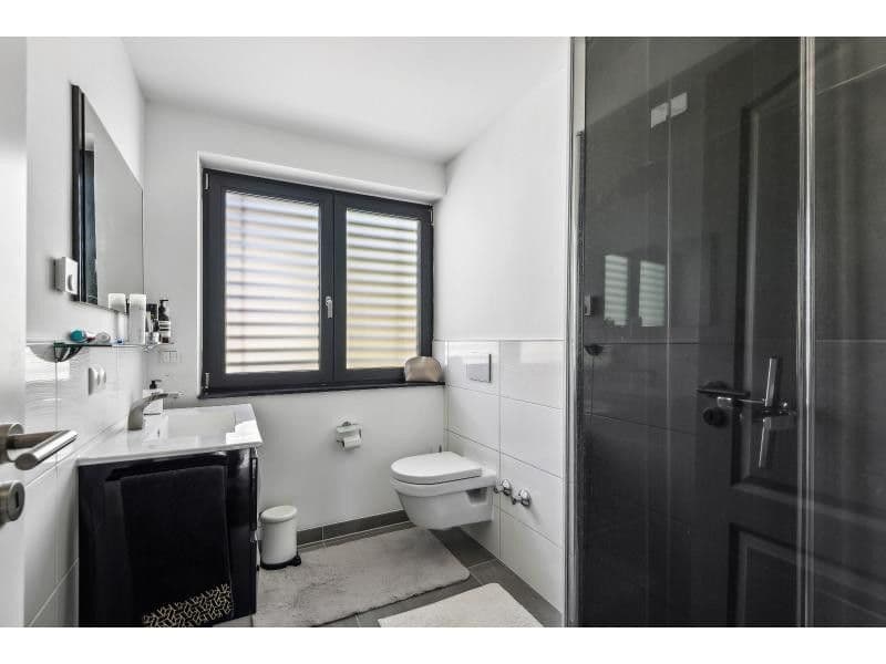 Predaj domu 447 m², pozemek 1.111 m², Siegfriedstraße 10, Taunusstein, Hesensko Predaj domu 447 m², pozemek 1.111 m², Siegfriedstraße 10, Taunusstein, Hesensko