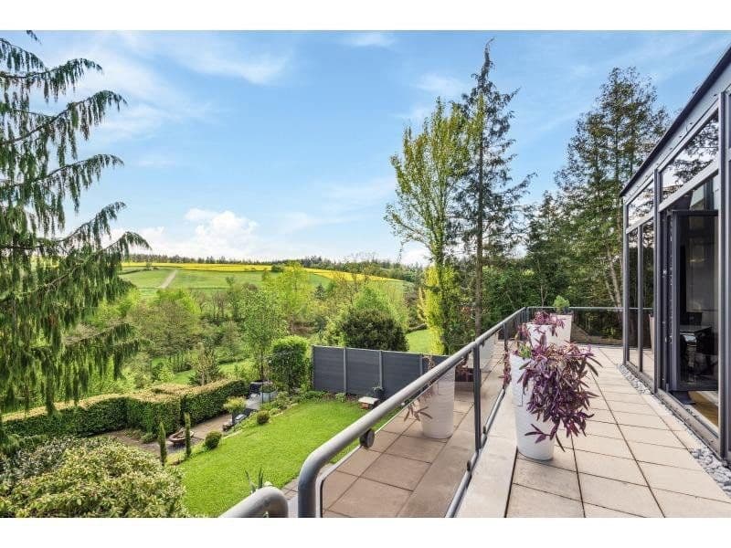 Predaj domu 447 m², pozemek 1.111 m², Siegfriedstraße 10, Taunusstein, Hesensko Predaj domu 447 m², pozemek 1.111 m², Siegfriedstraße 10, Taunusstein, Hesensko