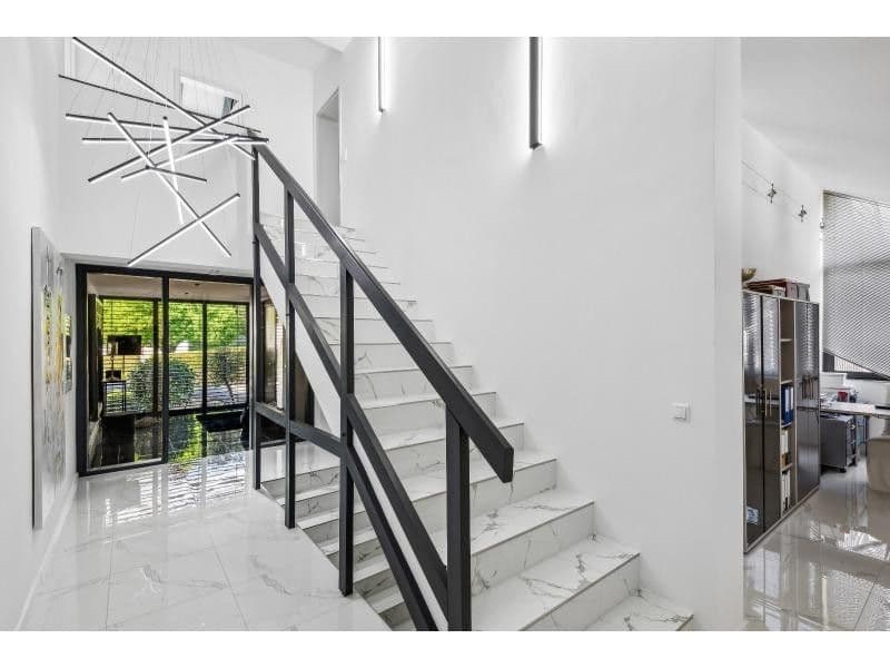 Predaj domu 447 m², pozemek 1.111 m², Siegfriedstraße 10, Taunusstein, Hesensko Predaj domu 447 m², pozemek 1.111 m², Siegfriedstraße 10, Taunusstein, Hesensko