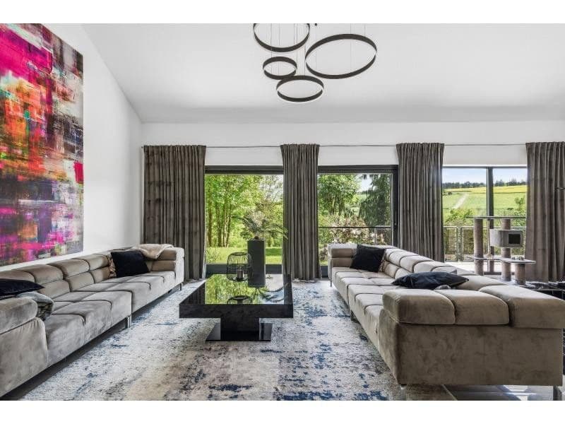 Predaj domu 447 m², pozemek 1.111 m², Siegfriedstraße 10, Taunusstein, Hesensko Predaj domu 447 m², pozemek 1.111 m², Siegfriedstraße 10, Taunusstein, Hesensko