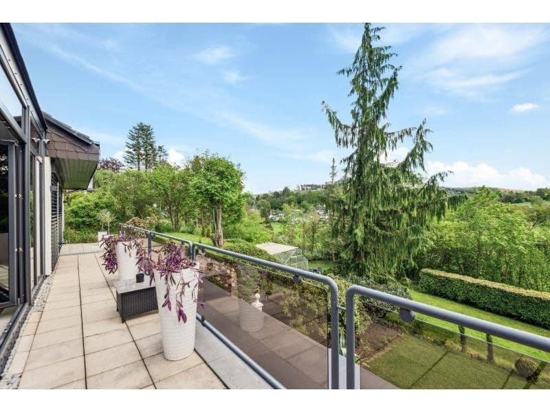 Predaj domu 447 m², pozemek 1.111 m², Siegfriedstraße 10, Taunusstein, Hesensko Predaj domu 447 m², pozemek 1.111 m², Siegfriedstraße 10, Taunusstein, Hesensko